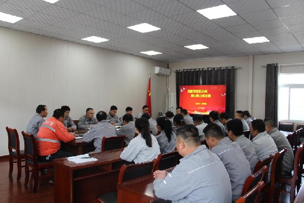 【理論宣講】鑫巖石料開展“黨建引領(lǐng)把方向，凝心聚力促發(fā)展”宣講活動(dòng)